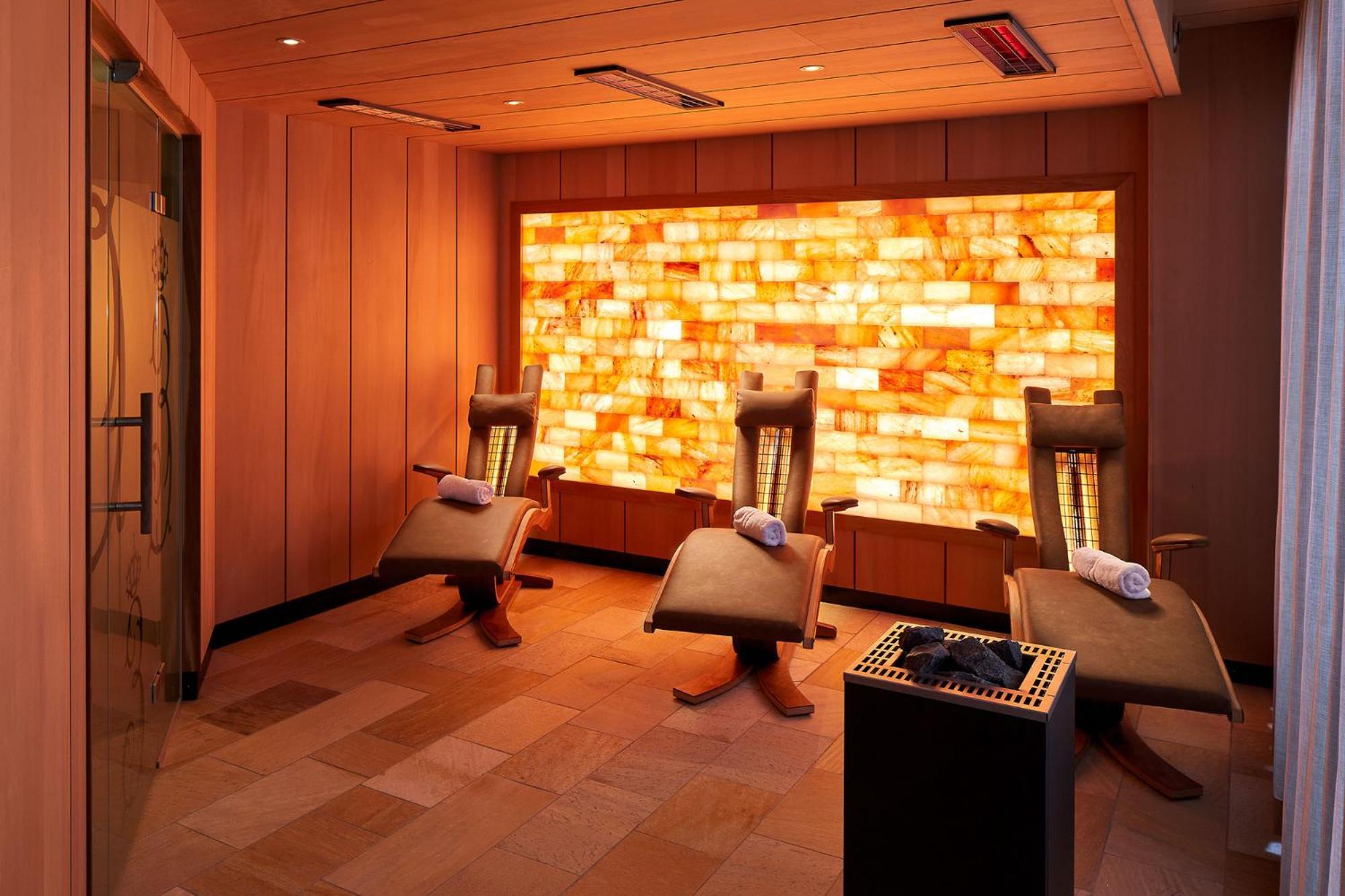 Hotel-Restaurant Erbprinz Етлинген Екстериор снимка Salt room at the Four Seasons Hotel, Washington, D.C.